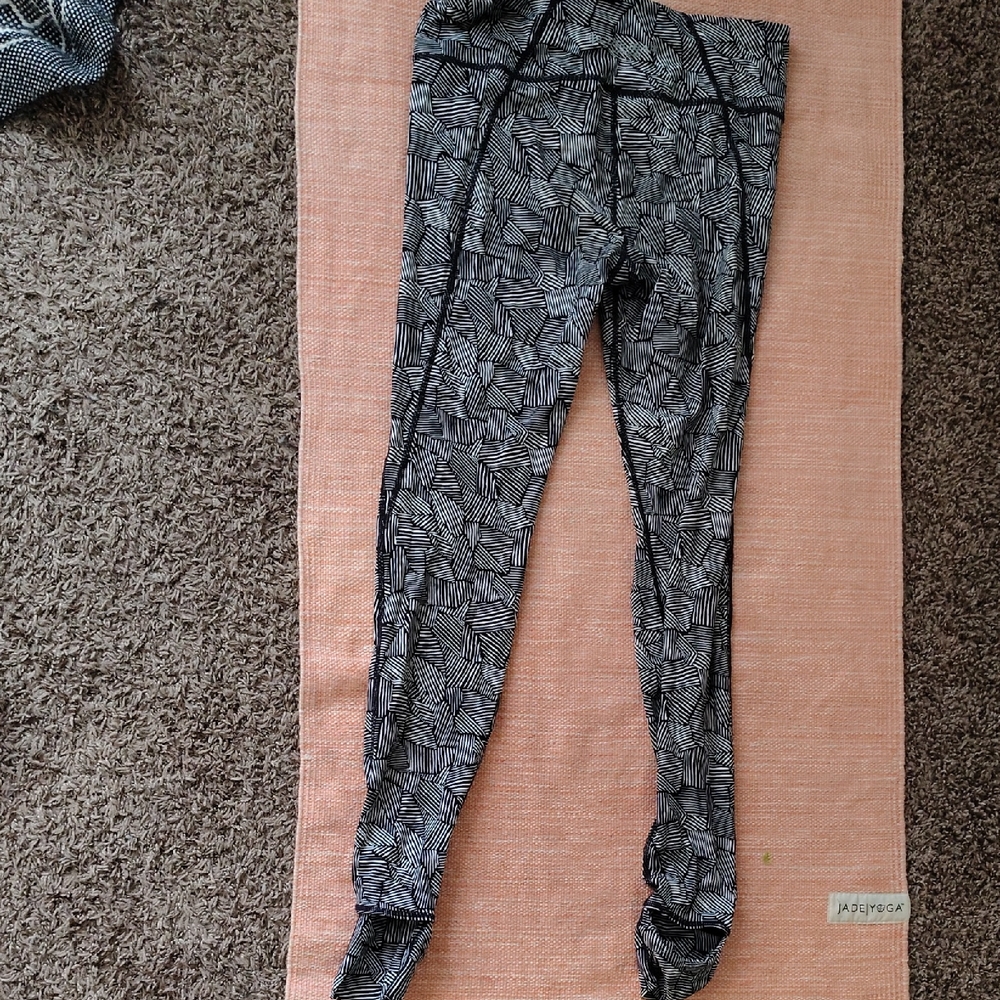 Coolibar UPF 50+ Black and White Asana HR Stirrup Legging Yoga Pants